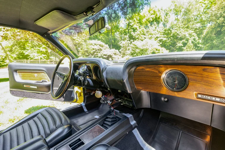 Vehicle image 101